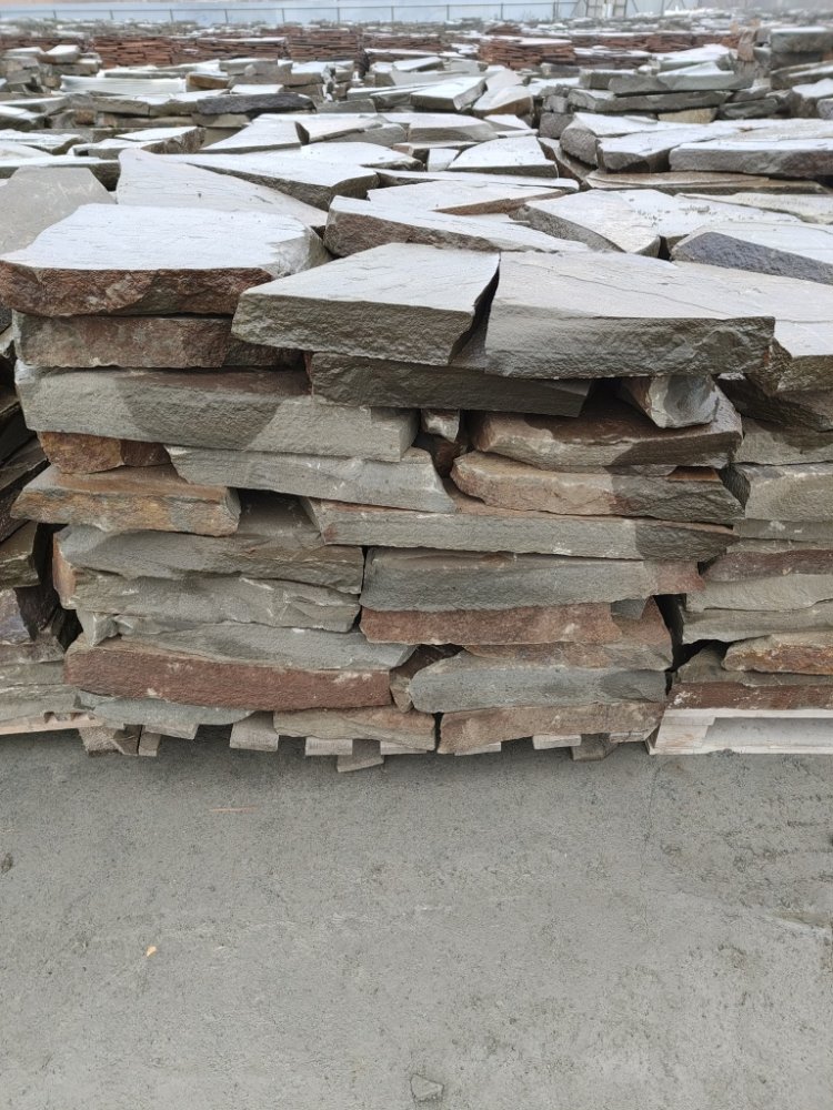 Плитняк песчаник серо-зелёный для мощения 60-65 мм купить в Качканаре