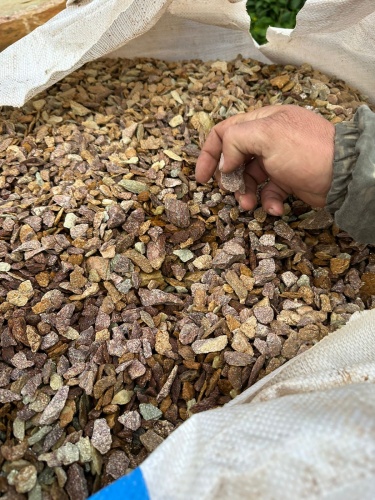 Златолит персиковый декоративная каменная крошка купить в Качканаре