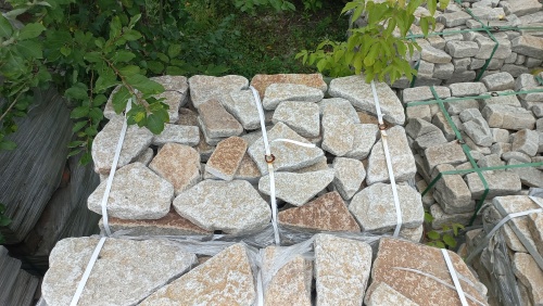 Гранитный плитняк галтованный для парковки купить в Качканаре