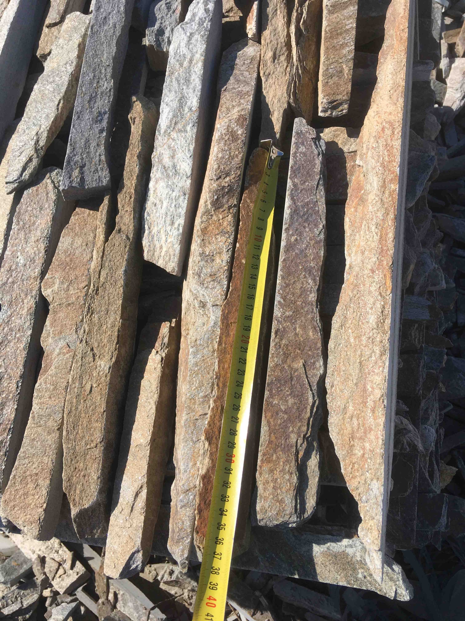 Горбушка златолит мультиколор для облицовки купить в Качканаре