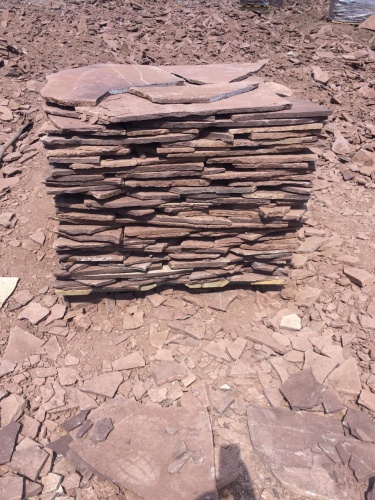 Плитняк лемезит бордовый для цоколя 1,5-2 см купить в Качканаре