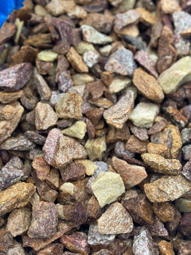 Златолит персиковый декоративная каменная крошка купить в Качканаре