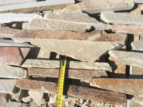 Горбушка златолит золотистый для облицовки купить в Качканаре