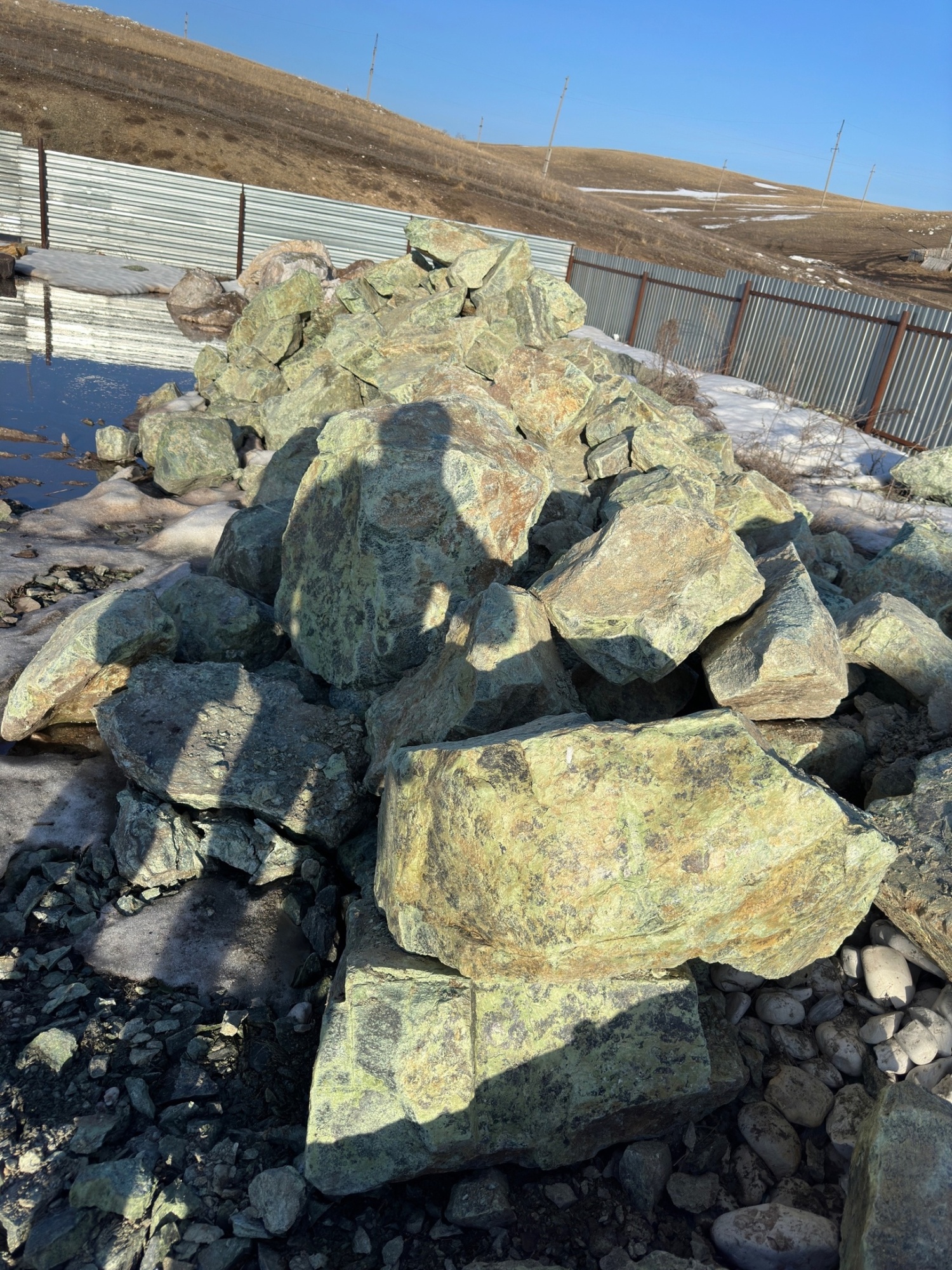 Камни для ландшафтного дизайна зелёные 10-60 килограмм купить в Качканаре