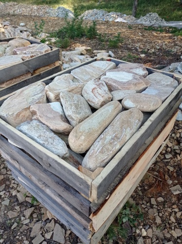 Златолит жёлтый, жёлто-зелёный глыбки и валуны для ланшафтного дизайна купить в Качканаре