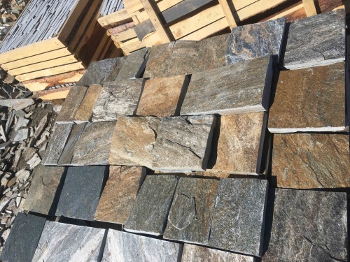 Плитка пилёная златолит Уральский для цоколя, отмостки купить в Качканаре