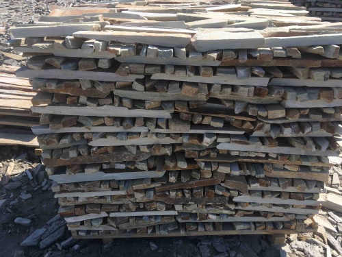 Горбушка златолит золотистый для облицовки купить в Качканаре