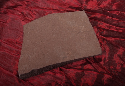 Плитняк лемезит бордовый для цоколя 1,5-2 см купить в Качканаре