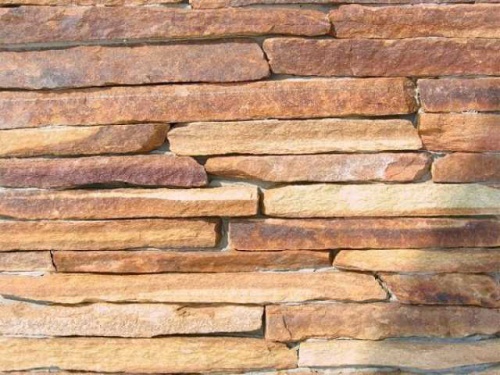 Горбушка златолит золотистый для облицовки купить в Качканаре