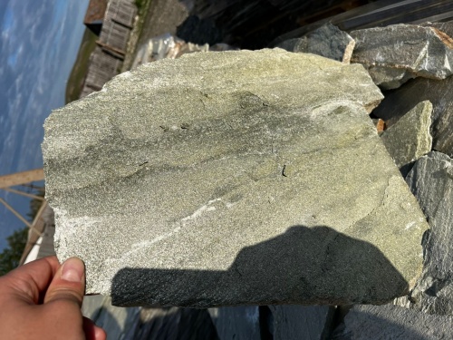 Плитняк златолит зелёный для цоколя, отмостки купить в Качканаре