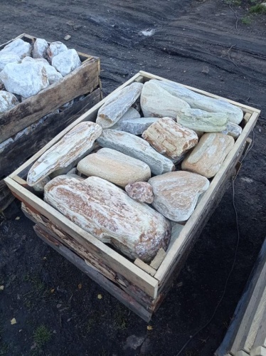 Златолит жёлтый, жёлто-зелёный глыбки и валуны для ланшафтного дизайна купить в Качканаре