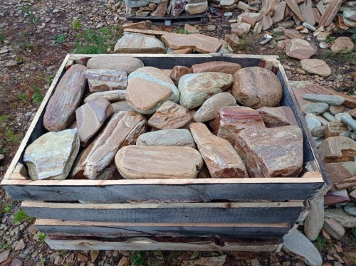 Златолит жёлтый, жёлто-зелёный глыбки и валуны для ланшафтного дизайна купить в Качканаре