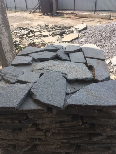 Златолит серебристый галтованный для лестниц купить в Качканаре