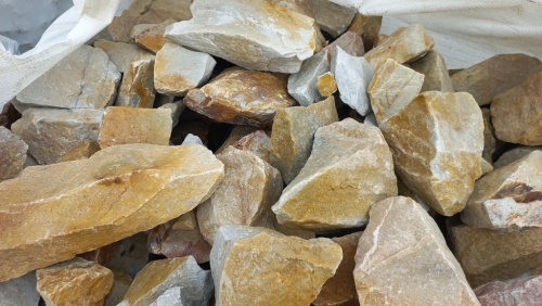 разноцветный щебень кварц